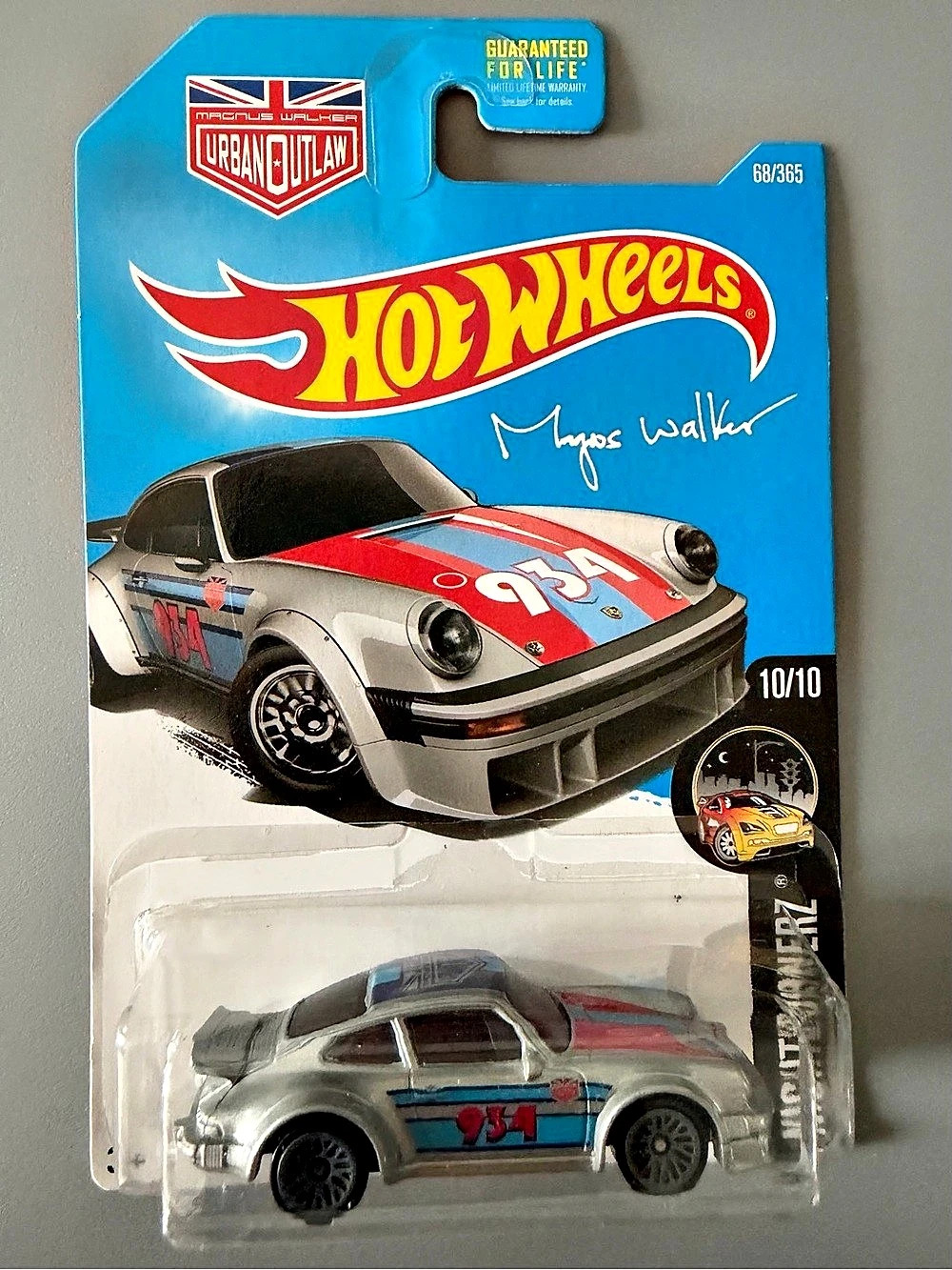 Hot Wheels Porsche 934 Turbo RSR (Nightburnerz) 1:64 Blue & Silver